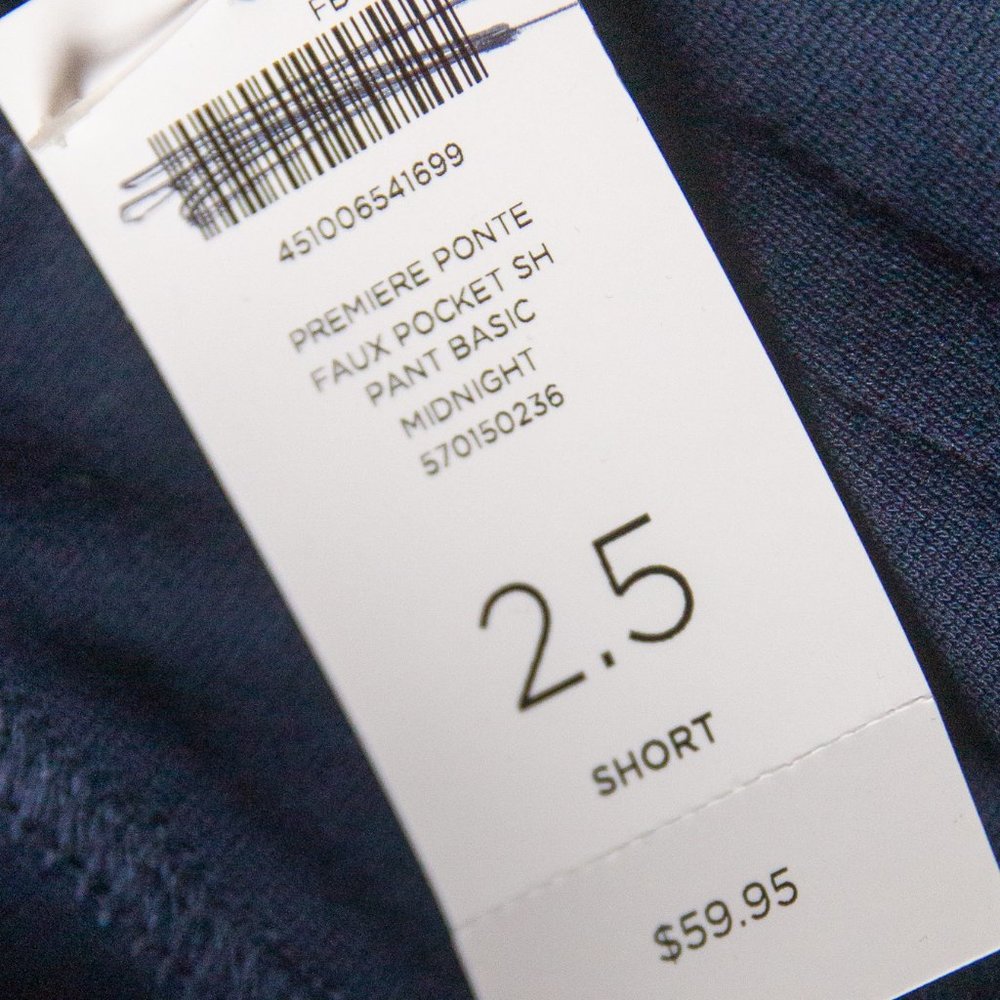 NEW Chico'ss Premiere Faux Pocket Navy Blue Ponte Knit Basic Pant Sz Large Short - Picture 4 of 10